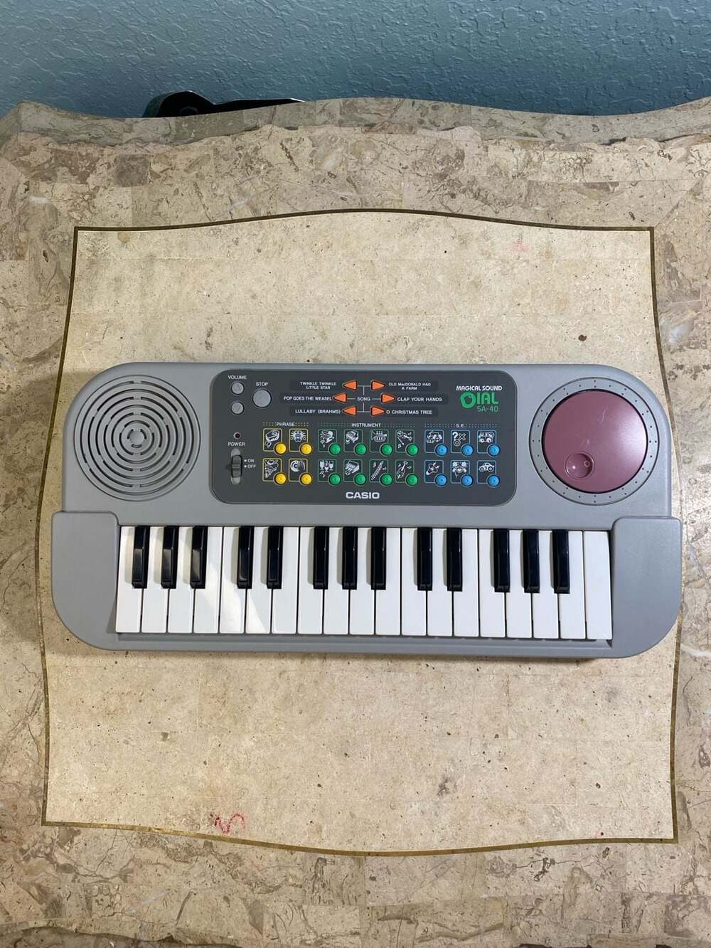 Casio SA-40 Magical Sound Dial 32-Key Mini Electronic Keyboard